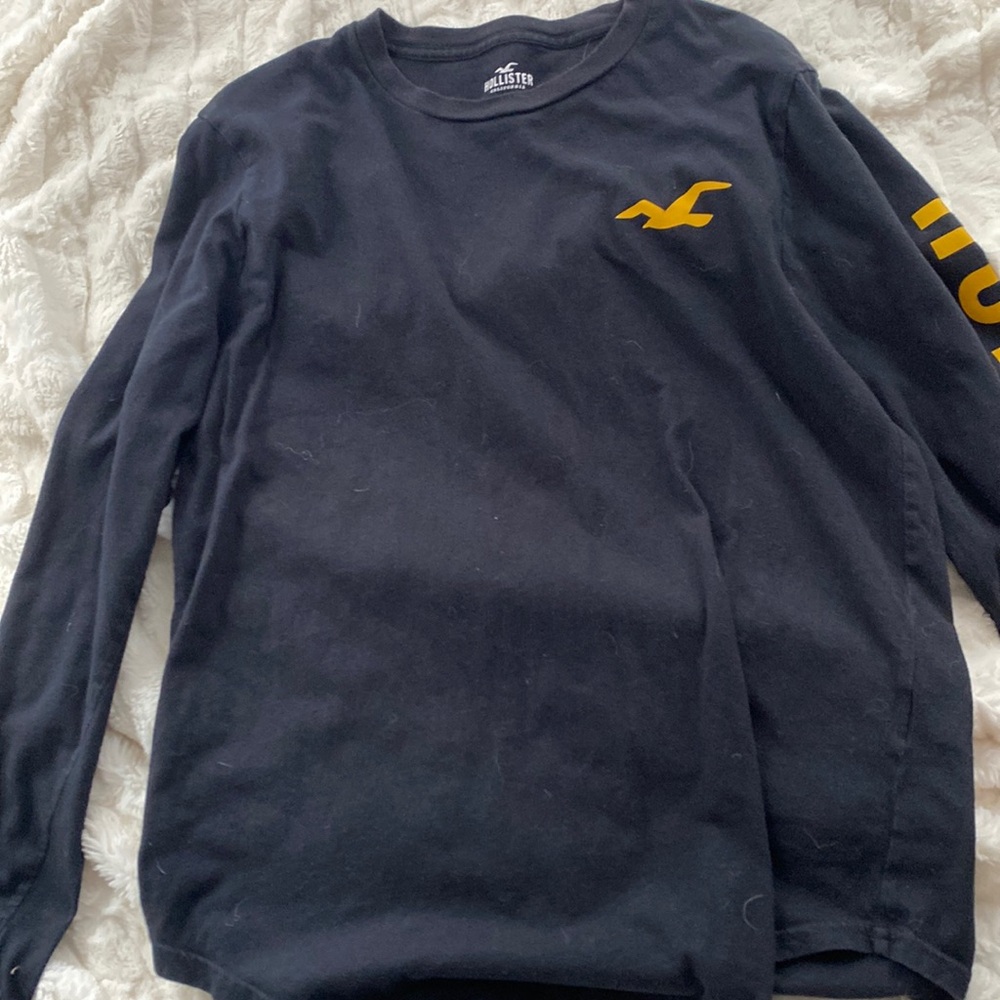 Black and yellow crew neck